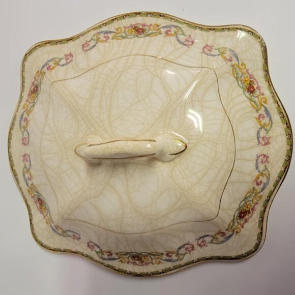 Oval Covered Vegetable Guernsey by Johnson Brothers crazing - Picture 1 of 5